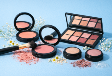 vegan organic and cruelty-free blushes and eyeshadows made with natural ingredients